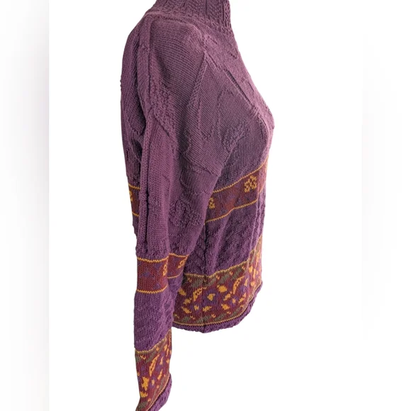 American Eagle design purple Sweater size Small - Picture 3 of 8